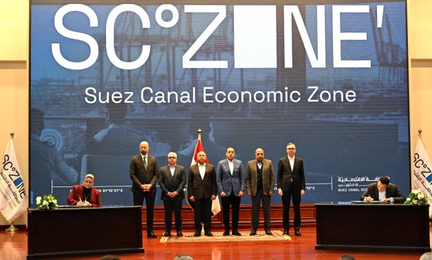 رئيس الوزراء يشهد توقيع اتفاقيات وعقود إنشاء مشروعين في مجال الطاقة المتجددة وتصنيع مكوناتها محلياً باستثمارات تزيد على 1.8 مليار دولار.. مدبولي: استقطاب مثل هذه الاستثمارات يعكس ثقة الشركات العالمية 