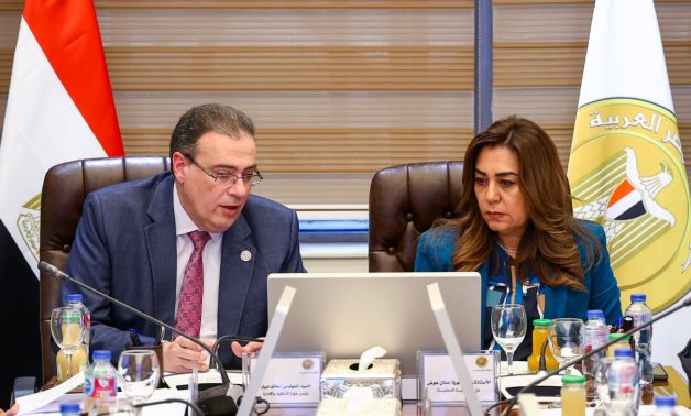 وزيرة التنمية المحلية تبحث مع رئيس "المركزى للتنظيم والإدارة" تحديث الهياكل التنظيمية