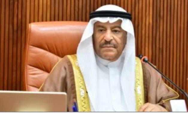 رئيس مجلس الشورى البحرينى يهنئ المستشار هشام بدوى بعد انتخابه رئيسا للنواب