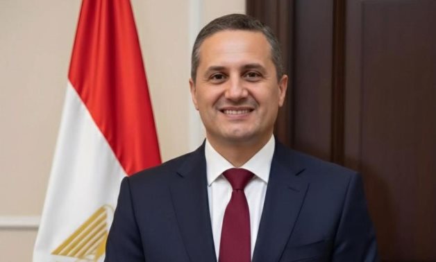 مطالبًا بمعايير واضحة..  مصطفى عمر يحذر من إلغاء الإعفاء الاستثنائى لهواتف المصريين بالخارج