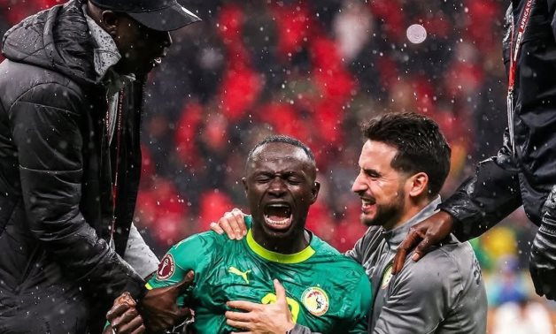 "العالم يتابعنا".. كيف أنقذ "ساديو مانى" السنغال من عقوبات الـ"فيفا" فى نهائى مثير أمام المغرب.. ضرب درسًا فى الانضباط الرياضى بعد أزمة "الانسحاب" فى نهائى أمم أفريقيا.. وخبير: "مانى" حمى منتخبه من كارثة