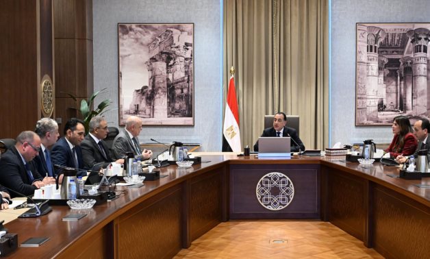 رئيس الوزراء يتابع الموقف التنفيذي لأعمال المرحلة الأولى من المبادرة الرئاسية "حياة كريمة"