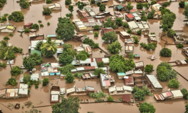 مصرع 159 شخصا فى فيضانات اجتاحت جنوب إفريقيا.. صور