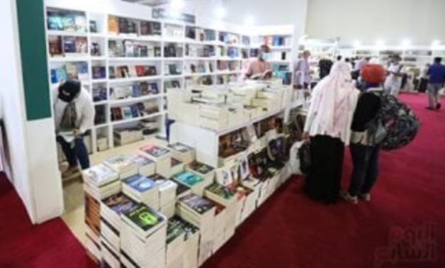 معرض القاهرة الدولى للكتاب يتخطى 4.5 مليون زائر خلال 9 أيام منذ افتتاحه