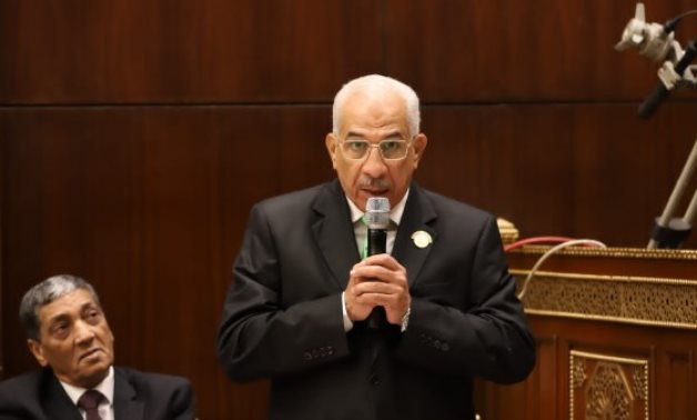 "إسكان الشيوخ " تناقش مقترح برلماني بشأن رفع كفاءة ورصف الطريق المؤدي إلي مدينة أسيوط الجديدة