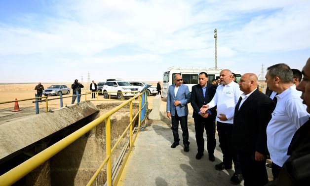 رئيس الوزراء يتفقد التشغيل التجريبي لمصنع شركة القناة للسكر والاستعدادات لموسم بنجر السكر 2026