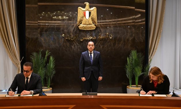رئيس الوزراء يشهد توقيع مذكرة تفاهم بين مصر والسويد بهدف دعم الشراكة فى المجالات الصحية والطبية