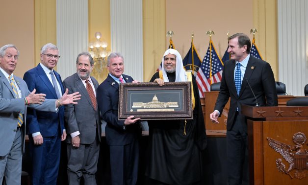 الكونجرس الأمريكي يكرِّم الأمين العام لرابطة العالم الإسلامي تقديرًا لجهود الرابطة في مكافحة الكراهية 