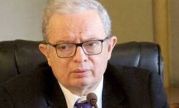 مسيرة حسين عيسى نائب رئيس الوزراء للشؤون الاقتصادية