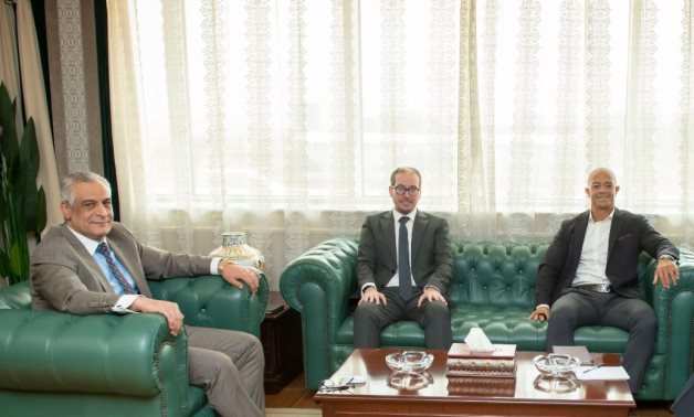 وزير الانتاج الحربي يبحث موضوعات التعاون ذات الاهتمام المشترك مع "SC JOHNSON" 