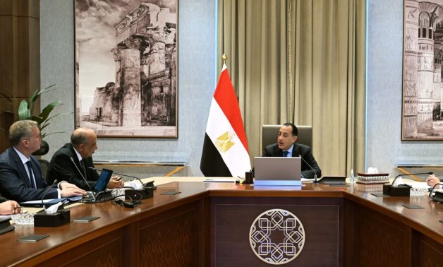 رئيس الوزراء يتابع موقف استعدادات قطاع الطاقة خلال الفترة المقبلة في ضوء التصعيد العسكري بالمنطقة 