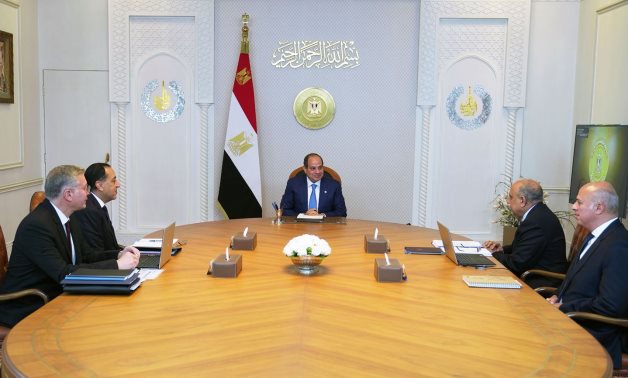 الرئيس السيسي يتابع جاهزية الطاقة قبل الصيف.. 2500 ميجاوات جديدة من "الطاقة المتجددة" على الشبكة.. ويؤكد على الأهمية القصوى للحفاظ على أرصدة استراتيجية آمنة من المنتجات البترولية