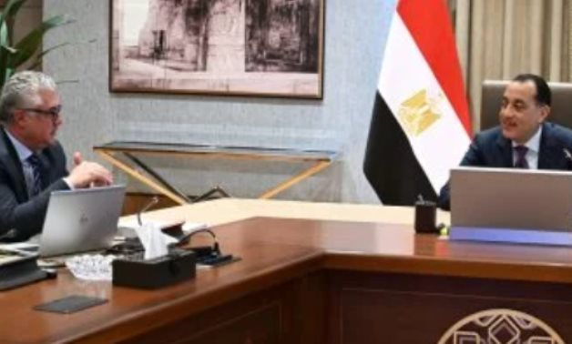 رئيس الوزراء يتابع الموقف التنفيذى لمشروعات المنطقة الاقتصادية لقناة السويس