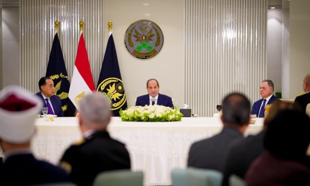 الرئيس السيسى يشيد بنجاح وزارة الداخلية في استعادة عافيتها خلال فترة وجيزة.. (صور)