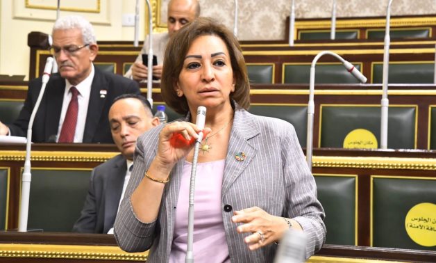 برلمانية تطالب الحكومة بمراجعة أسعار تذاكر الطيران من الخليج إلى القاهرة