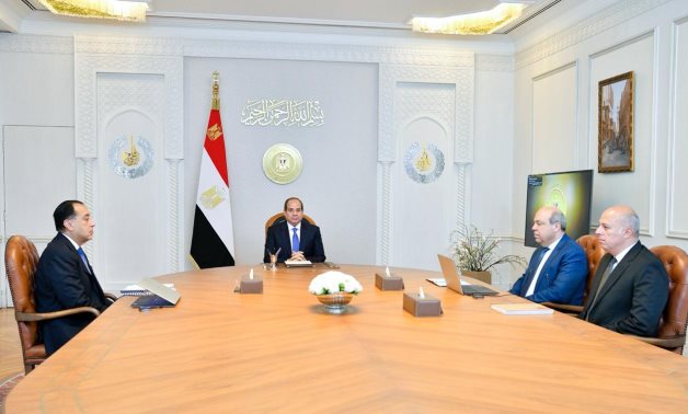 الرئيس السيسى يستعرض مستجدات ملف طرح إدارة وتشغيل المطارات المصرية أمام القطاع الخاص  