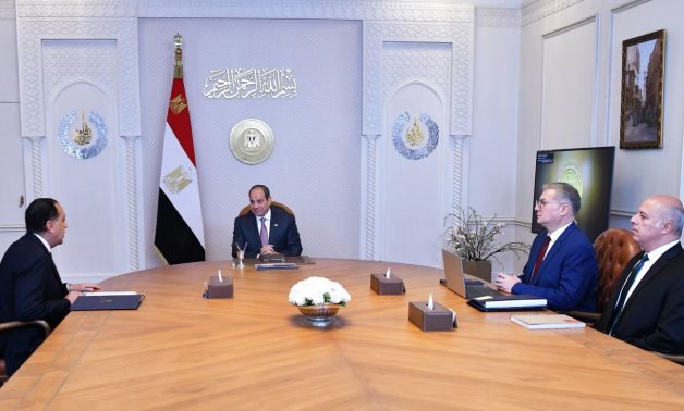 الرئيس السيسى يتابع التحرك الأخير في أسعار المنتجات البترولية والغاز نتيجة تصاعد الأحداث بالمنطقة