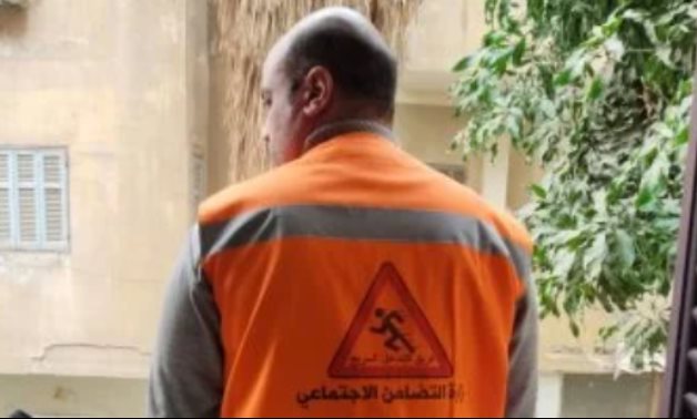 وزارة التضامن تكشف حقيقة وجود مسن مقيد من يديه داخل دار رعاية بمصر الجديدة