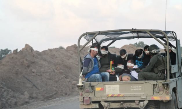 تشريع للقتل المنظم.. كيف يرى القانون الدولى قانون إعدام الأسرى الإسرائيلى؟.. ينتهك اتفاقية جنيف ولوائح لاهاى ويرقى للفصل العنصري.. 10 آلاف أسير فلسطينى فى خطر وشيك.. والقانون ضوء أخضر للتصفية تحت غطاء القضاء 