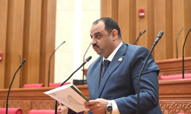 النائب محمد عبده يطالب بحلول عاجلة لأزمة قبول طلاب المصريين بالخارج فى الجامعات الحكومية