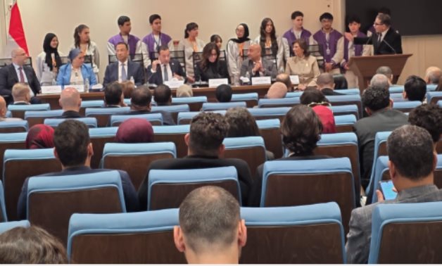 وزير التعليم: ندرس تخصيص باقات رقمية آمنة للطلاب دون سن 18 عامًا