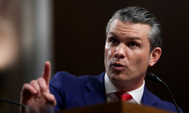 وزير الحرب الأمريكى زاعماً: إيران توسلت من أجل وقف إطلاق النار