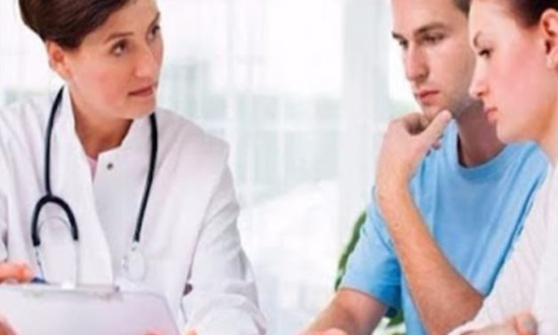 للمقبلين على الزواج.. هل الشهادة الصحية للزوجين قد تكون حائل لمنع الزواج من الناحية القانونية؟.. "فراغ تشريعى" يواجه الجريمة.. وفى حالة التزوير العقوبة تكون السجن المشدد.. والجريمة تضم جرائم تزوير ورشوة وغش