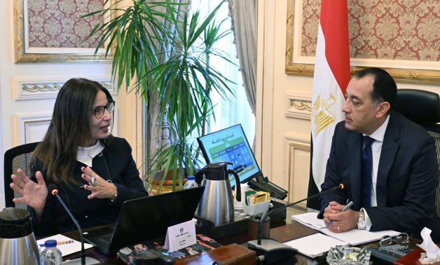 رئيس الوزراء يستعرض مع وزيرة الثقافة الأهداف الاستراتيجية للوزارة ونشاطها 