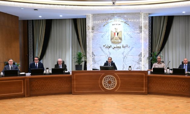 رئيس الوزراء يهنىء عمال مصر فى عيدهم: نقدر جهودكم الوفية فى دفع تروس الإنتاج فى مختلف القطاعات