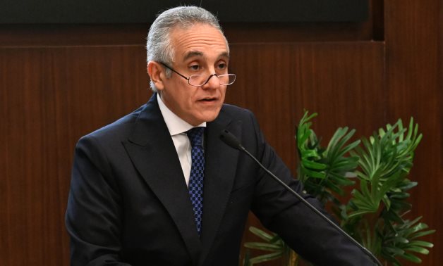 وزير العدل بعد موافقة الحكومة على قانون الأسرة: خطوة مهمة نحو تطوير منظومة الأحوال الشخصية.. استحداث ملحق لعقد الزواج يتضمن الاتفاق على مسكن الزوجية والمسائل المالية.. ونظام الاستزارة والرؤية الإلكترونية