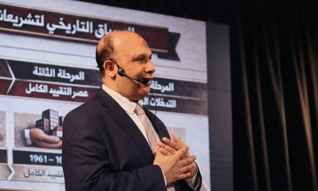 ندوة خاصة حول منازعات الحضانة والرؤية بين الفقه والتشريع والقضاء في "القانون والحياة" - برلمانى
