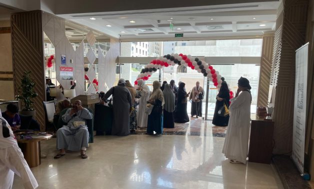 خدمة 5 ستارز حجاج بعثة وزارة الداخلية.. حكايات ضيوف الرحمن مع الرفاهية والأمان من مطار المدينة وحتى الروضة الشريفة.. حج القرعة يتحول لملحمة رعاية بالمدينة المنورة.. ودموع الفرح تنهمر فى رحاب المصطفى