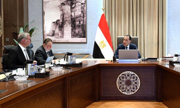 رئيس الوزراء يتابع خطة تدبير الاحتياجات المالية اللازمة لتوفير المزيد من احتياطيات الوقود قبل حلول موسم الصيف 
