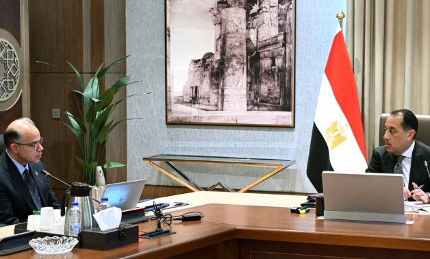 رئيس الوزراء يستعرض مع وزير الاستثمار والتجارة الخارجية عددا من ملفات العمل