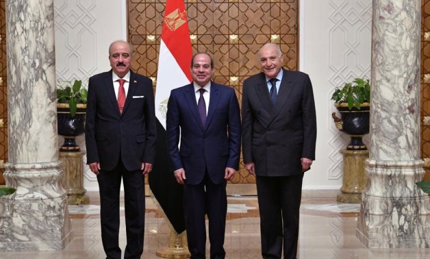 خلال استقباله وزيرى خارجية الجزائر وتونس.. الرئيس السيسى يؤكد ضرورة تكثيف التشاور والتنسيق عبر آلية ثلاثية كإطار استراتيجي لدول الجوار الليبي.. ودفع مسار التسوية السياسية الشاملة وتنسيق المواقف لإنهاء الأزمة