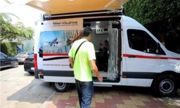 من قلب مدن الجيل الرابع.. سيارات الجوازات الذكية تخطف الأنظار وتقدم خدماتها للمصطافين فى دقائق.. المكاتب المتنقلة غيرت مفهوم المعاملات على شواطئ الساحل والعلمين.. ووداعًا للروتين فى حر الصيف ومرحبًا بالرقمنة