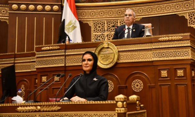 "الأرقام وحدها لا تكفي".. أعضاء "الشيوخ": لا مستهدفات بلا نتائج ملموسة.. ولا يجوز أن تكون رفاهية المسؤول على حساب المواطن.. ونائب يصارح القاعة: "مش هنقدر نقول للناس مصر فى 2026 هتكون لوز اللوز"
