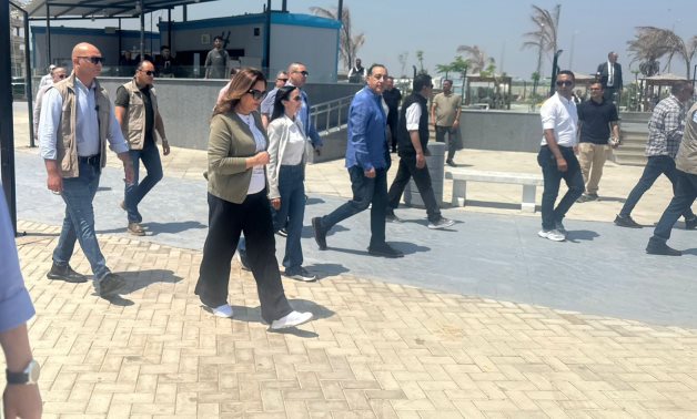 رئيس الوزراء يبدأ جولته بمحافظة البحيرة بتفقد منتزة  إدكو  