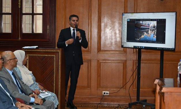 الشيوخ يخاطب الحكومة بتوصيات الإسكان حول أزمات الطريق الزراعي بالغربية