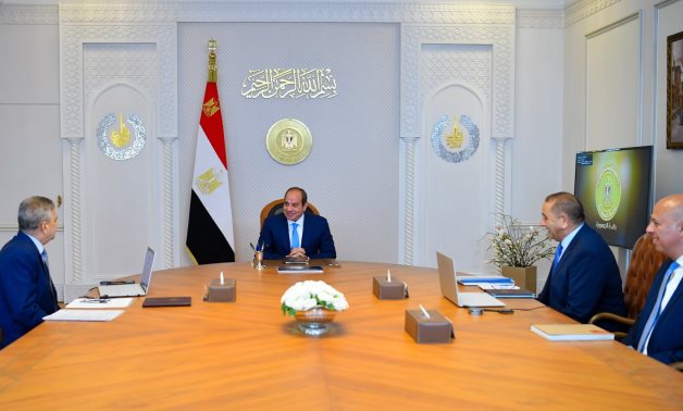 الرئيس السيسى يتابع تطورات بناء القاطرات البحرية من طراز “عزم” بقوة شد تسعين طنًا