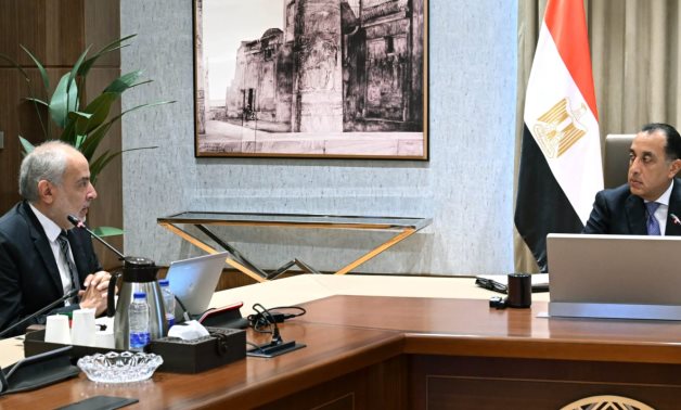 رئيس الوزراء يتابع مخطط تطوير منطقة نزلة السمان ومشروع إحياء "قرافة المماليك"   