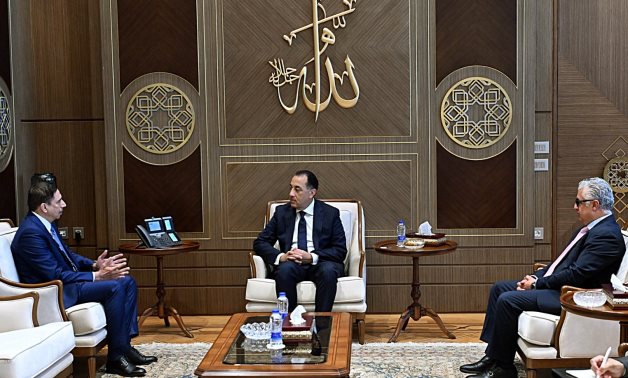 رئيس الوزراء يلتقي رئيس مجلس إدارة مجموعة موانئ دبي العالمية
