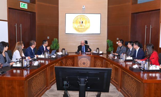 نائب رئيس الوزراء للشؤون الاقتصادية يبحث مع "هواوي" توسعاتها فى مصر.. الدكتور حسين عيسى: الحكومة حريصة على تقديم مختلف أوجه الدعم للمستثمرين.. قطاع الاتصالات والتكنولوجيا أحد المحركات الرئيسية للنمو الاقتصادى