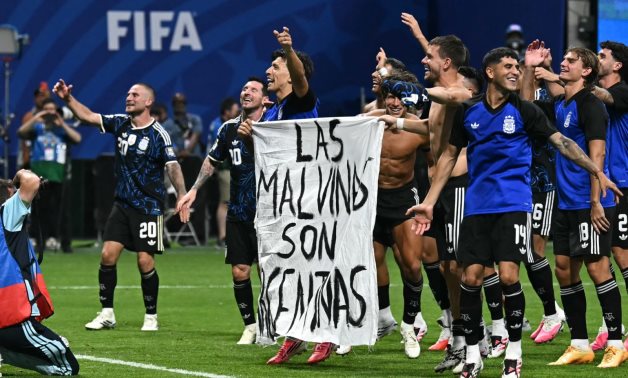 "جزر الفوكلاند" حرب 1982 تعود من جديد فى كأس العالم 2026.. مارادونا يعود إلى الواجهة والرئيس الأرجنتينى يحاول تبرير تصرف لاعبى التانجو.. وبريطانيا ترد على محاولة إشعال أقدم صراع سياسى فى تاريخ البلدين