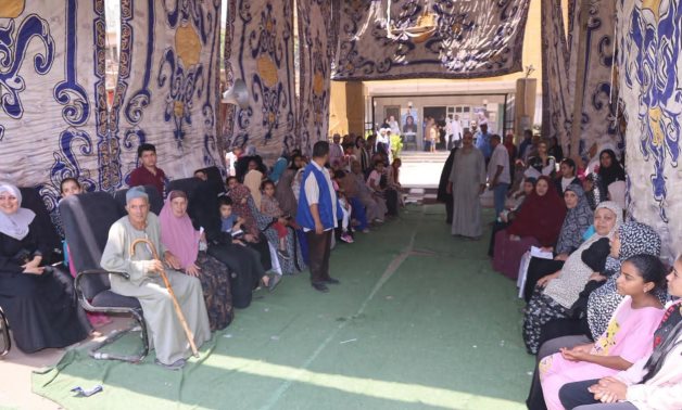 رئيس الوزراء يستعرض تقريراً عن قافلة طبية شاملة تم تنظيمها بمحافظة المنوفية 