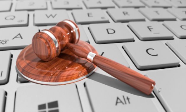 التقاضي الرقمي في قانون الإجراءات الجنائية الجديد.. نقلة نوعية في إعلان الخصوم وتنفيذ الأحكام وربط الخدمات الحكومية.. 7 عناصر توضح المزايا أبرزها "الإخطار الإلكتروني للمواطن".. وخبير يُجيب عن الأسئلة الشائكة 