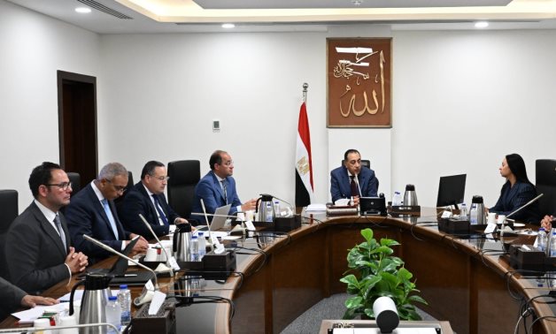 رئيس الوزراء يستعرض عددا من المقترحات للبرنامج الوطني لاكتشاف ورعاية الموهوبين