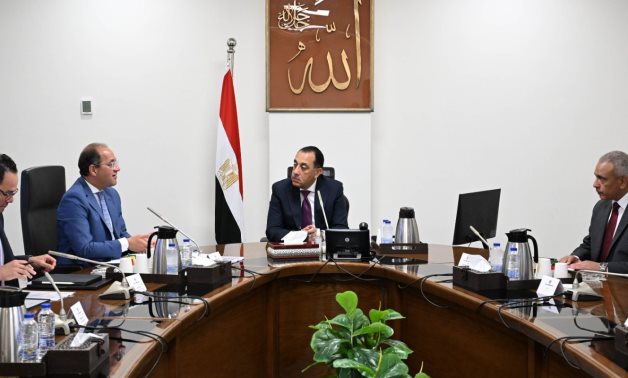 رئيس الوزراء يُتابع مع وزير المالية عددا من ملفات العمل