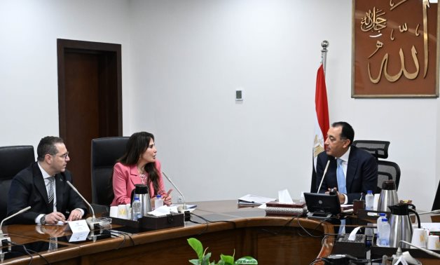 رئيس الوزراء يستعرض مقترحا لمشروع قانون الاتحاد المصري للمطورين العقاريين  