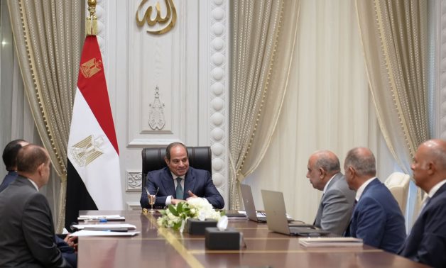 الرئيس السيسى يتابع مستجدات تنفيذ الاستراتيجية الوطنية للتوسع في مشروعات الطاقة الجديدة والمُتجددة